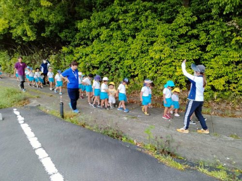 5月9日：上手に前見て歩けてるね！！