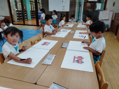 5月9日:消防車を描くのは難しいな～