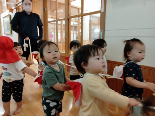 5月9日：散歩ロープを握って、お散歩だ♪