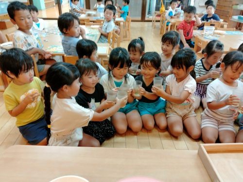 7月4日：みんなでかんぱい♡