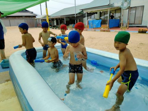 7月4日：水鉄砲で戦ったよ！