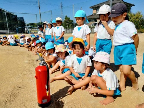 10月17日:近くで消火器をみました